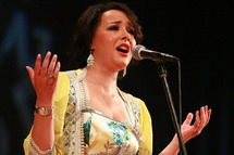 الفنانة المغربية كريمة الصقلي في الأونيسكو : الحنيـــن ممزوجـــاً بالأصالـــة الفنانة المغربية كريمة الصقلي في الأونيسكو : الحنيـــن ممزوجـــاً بالأصالـــة